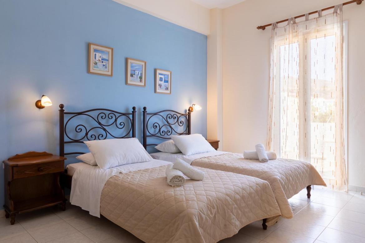 Sardis Rooms Kímolos Exterior foto