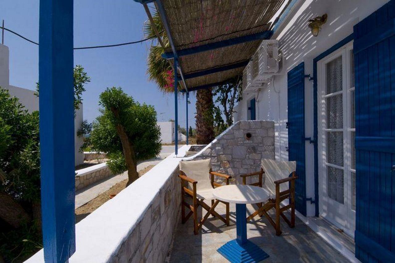 Sardis Rooms Kímolos Exterior foto